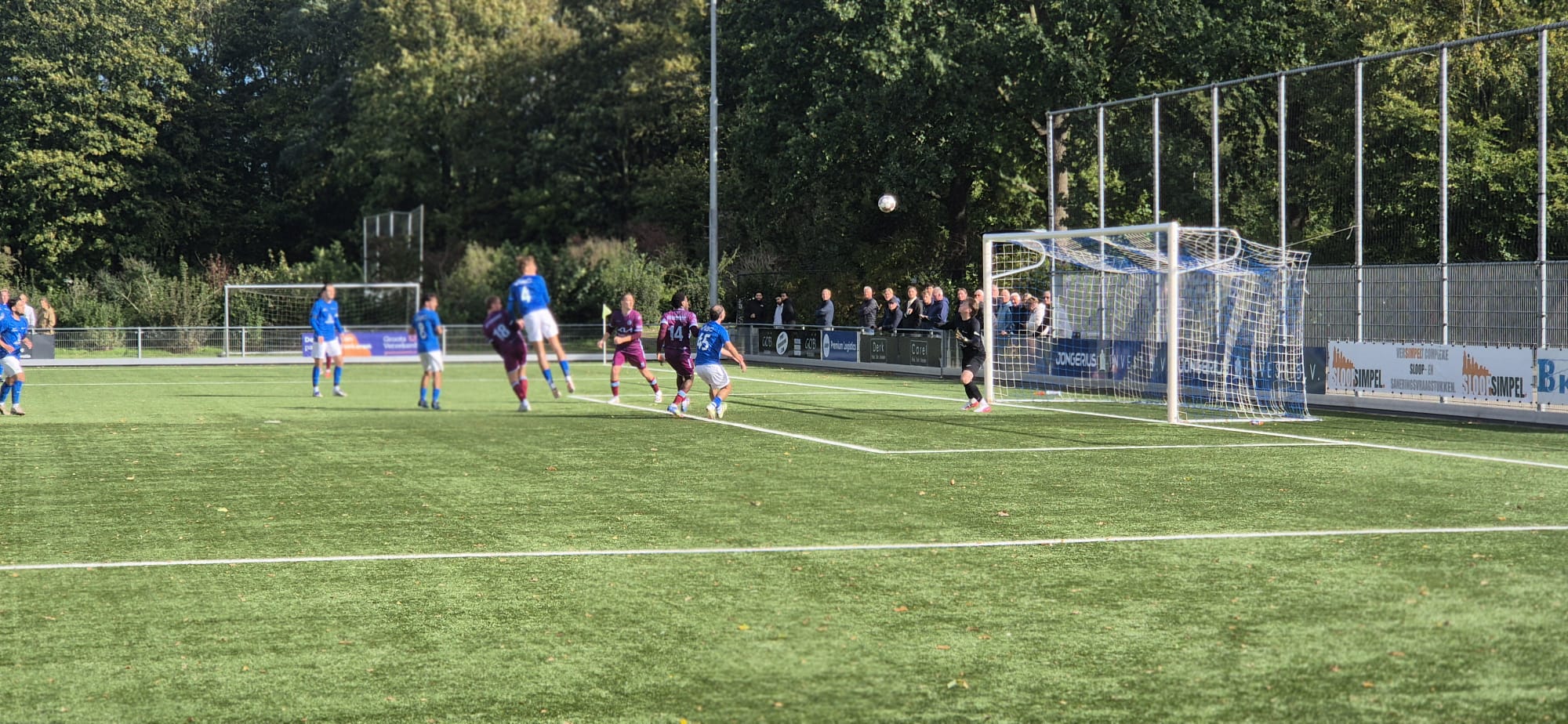 Houten en DTS Ede delen de punten